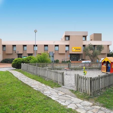 As Porta Catalana Hotel La Jonquera Luaran gambar